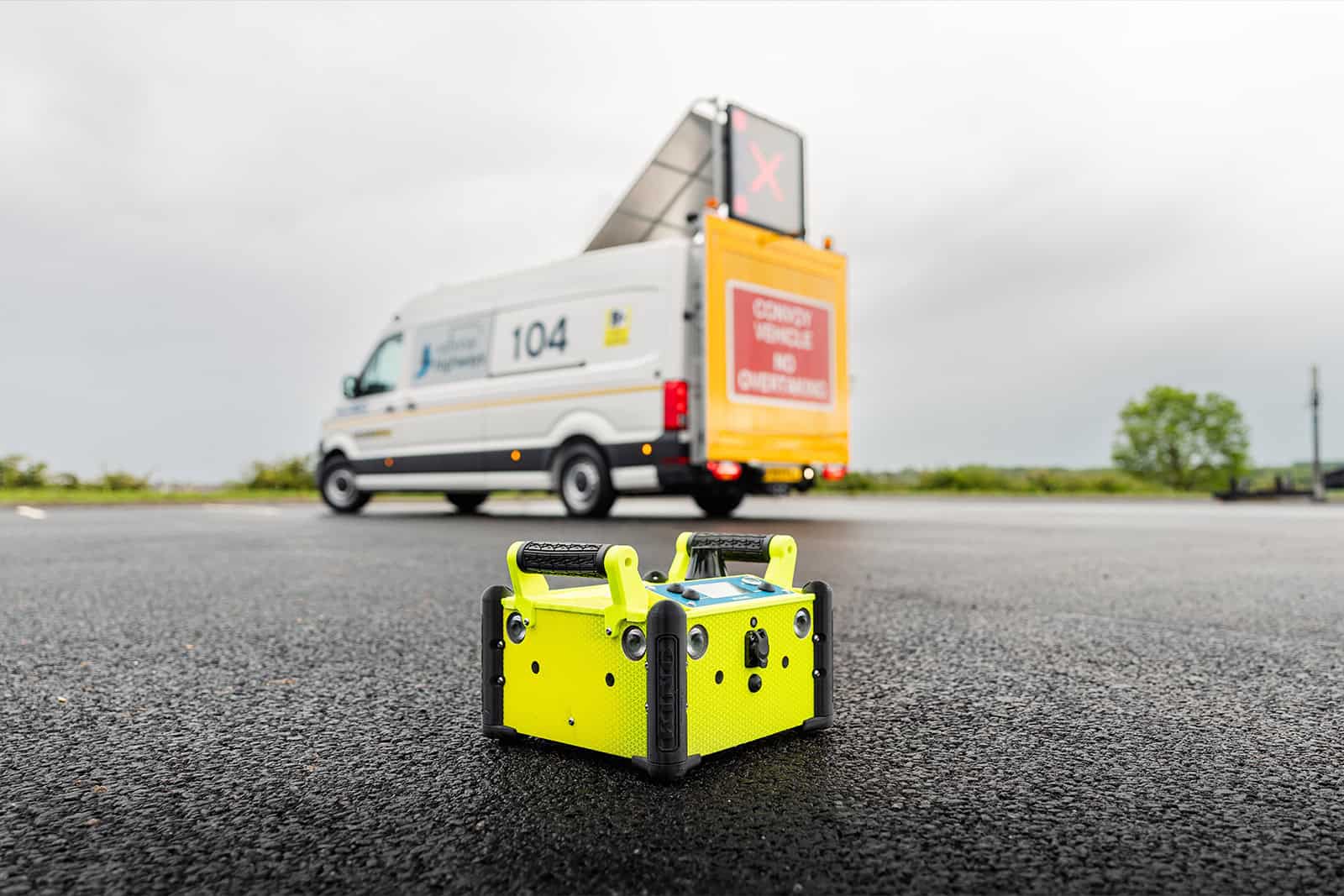King Highway - New Enhanced Mobile Carriageway Closure vehicles are rolled out to boost safety on the highways network EMCC vehicle and on-site incursion warning device