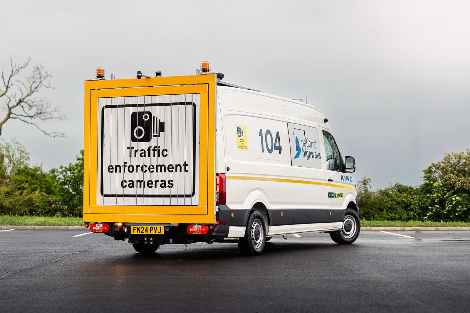 King Highway - New Enhanced Mobile Carriageway Closure vehicles are rolled out to boost safety on the highways network King Highway - New Enhanced Mobile Carriageway Closure vehicles are rolled out to boost safety on the highways network