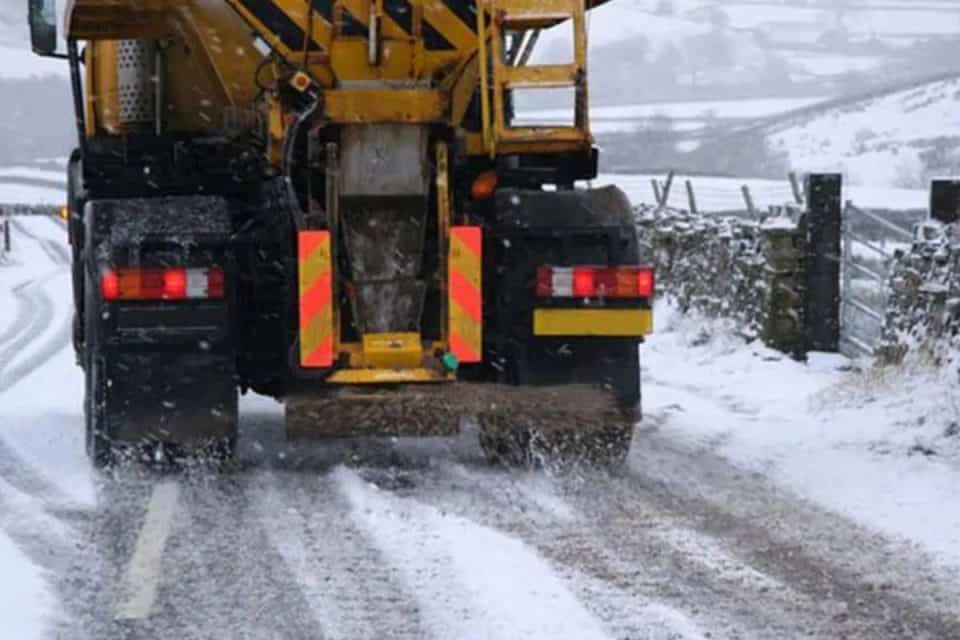 Gritter on route